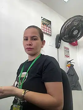 Snapshot of RoseFenix chatting on 07-14-26, 01:28 RoseFenix online show from 07-14-26, 01:28