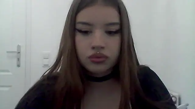 Snapshot of MollyHotTeen chatting on 07-10-26, 02:30 MollyHotTeen online show from 07-10-26, 02:30