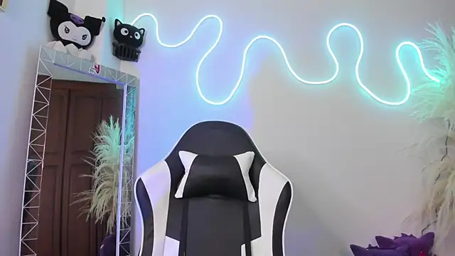 CarolineEvanss 11 online show from 07-11-26, 03:20