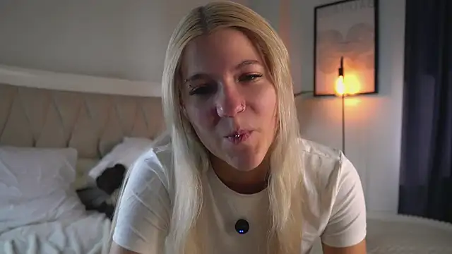 Snapshot of CammyYoula chatting on 07-13-26, 01:30 CammyYoula online show from 07-13-26, 01:30