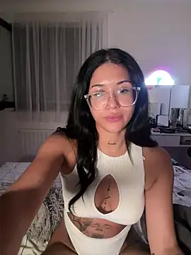 littlelatina online show from 07-20-26, 09:28