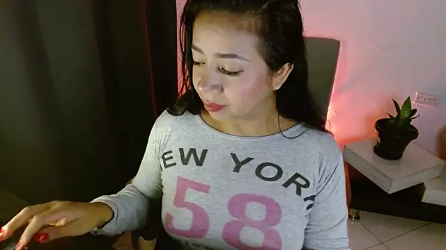 lispetite online show from 02-27-26, 06:35