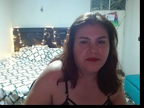 Snapshot of Pao_vi chatting on 07-16-26, 02:39 Pao vi online show from 07-16-26, 02:39