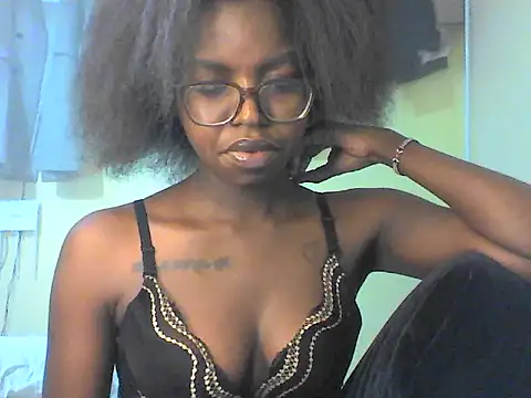 Snapshot of Ebonymuse chatting on 07-15-26, 08:58 Ebonymuse online show from 07-15-26, 08:58