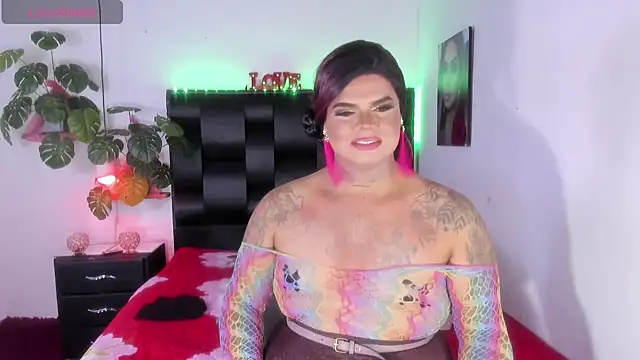 Snapshot of isabelleandbrand chatting on 03-08-25, 12:33 isabelleandbrand online show from 03-08-25, 12:33