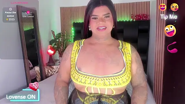 Snapshot of isabelleandbrand chatting on 10-10-25, 12:48 isabelleandbrand online show from 10-10-25, 12:48