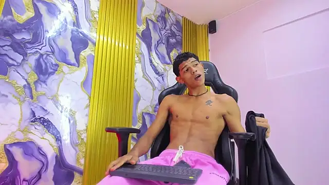 sex boy33  online show from 07-12-26, 04:25