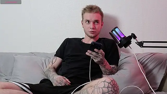 Snapshot of jxxxsti0n chatting on 07-24-26, 03:10 jxxxsti0n online show from 07-24-26, 03:10