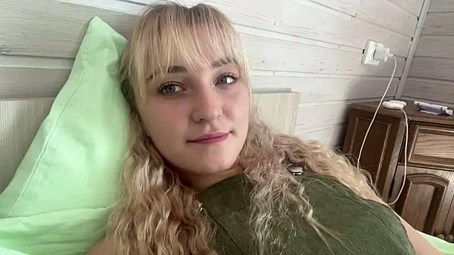 Snapshot of LilEvi chatting on 07-16-26, 06:41 LilEvi online show from 07-16-26, 06:41