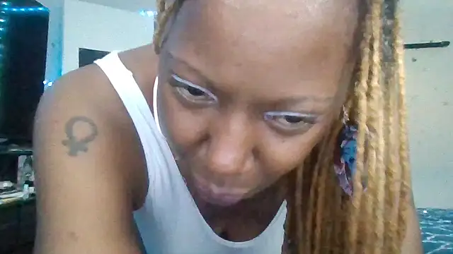 Snapshot of GotCake chatting on 07-16-26, 03:40 GotCake online show from 07-16-26, 03:40