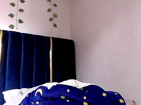 Snapshot of Pretty_lilliar chatting on 07-18-26, 08:29 Pretty lilliar online show from 07-18-26, 08:29