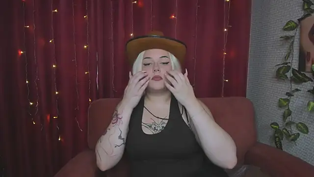 Snapshot of Mona_Dream chatting on 07-19-26, 06:39 Mona Dream online show from 07-19-26, 06:39