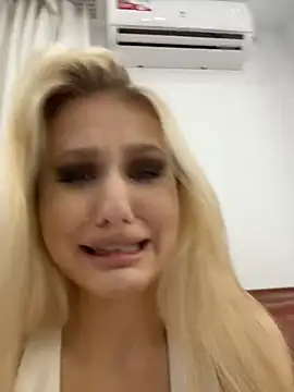 Snapshot of Christina_Diamond chatting on 07-14-26, 05:07 Christina Diamond online show from 07-14-26, 05:07