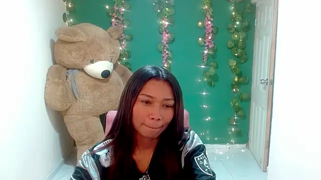 Snapshot of miaisabella6995 chatting on 07-15-26, 02:33 miaisabella6995 online show from 07-15-26, 02:33