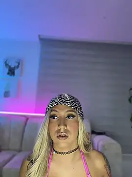 Snapshot of Violet_Goddess1 chatting on 07-21-26, 01:19 Violet Goddess1 online show from 07-21-26, 01:19