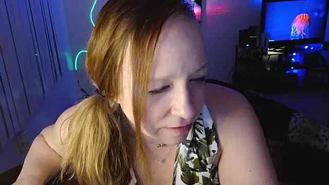 Snapshot of XxMs_StarzxX chatting on 02-06-26, 02:05 XxMs StarzxX online show from 02-06-26, 02:05