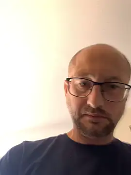 Snapshot of Rosbif69 chatting on 07-20-26, 11:34 Rosbif69 online show from 07-20-26, 11:34