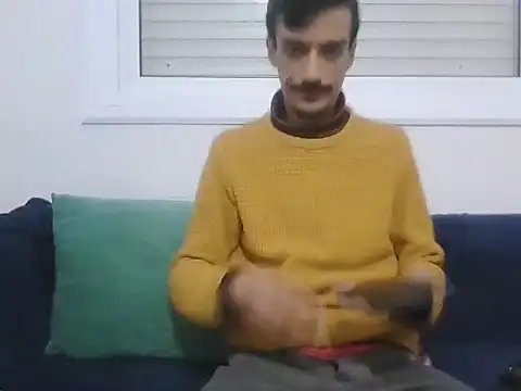 Snapshot of fantasmoni chatting on 11-11-25, 12:43 fantasmoni online show from 11-11-25, 12:43