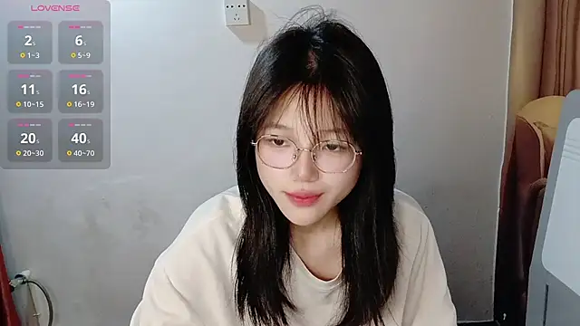 Snapshot of Tinley-vv chatting on 07-21-26, 03:42 Tinley-vv online show from 07-21-26, 03:42