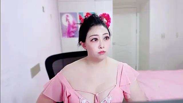 Snapshot of Lili-baby chatting on 07-24-26, 06:55 Lili-baby online show from 07-24-26, 06:55