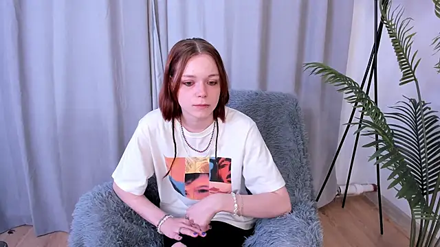 YaelHoughtling online show from 07-22-26, 10:40