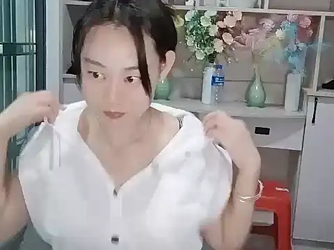 Snapshot of XIAxia00001 chatting on 07-21-26, 01:13 XIAxia00001 online show from 07-21-26, 01:13