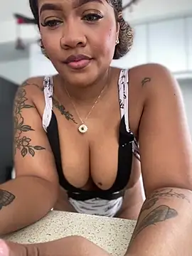 Snapshot of riri_brunnete chatting on 01-10-25, 02:34 riri brunnete online show from 01-10-25, 02:34