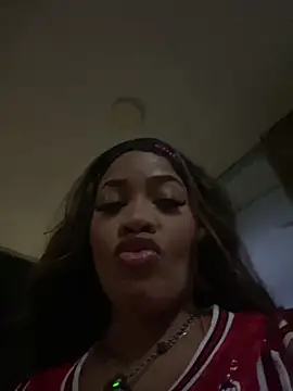 Snapshot of riri_brunnete chatting on 06-13-26, 04:10 riri brunnete online show from 06-13-26, 04:10