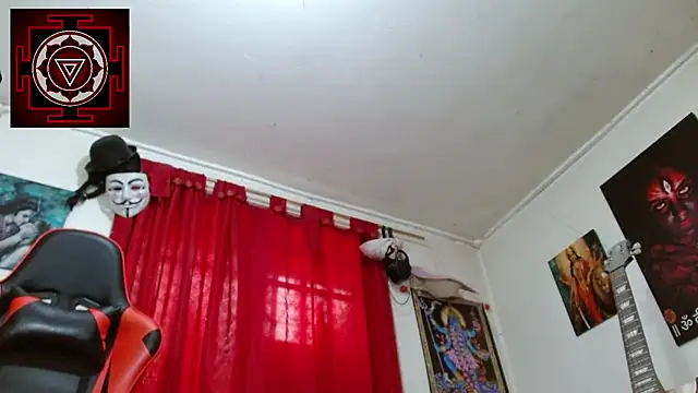 Snapshot of Amanda_Valeska chatting on 12-21-25, 04:58 Amanda Valeska online show from 12-21-25, 04:58