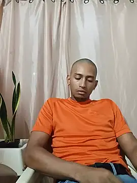 Snapshot of comlombia2 chatting on 07-28-26, 06:42 comlombia2 online show from 07-28-26, 06:42