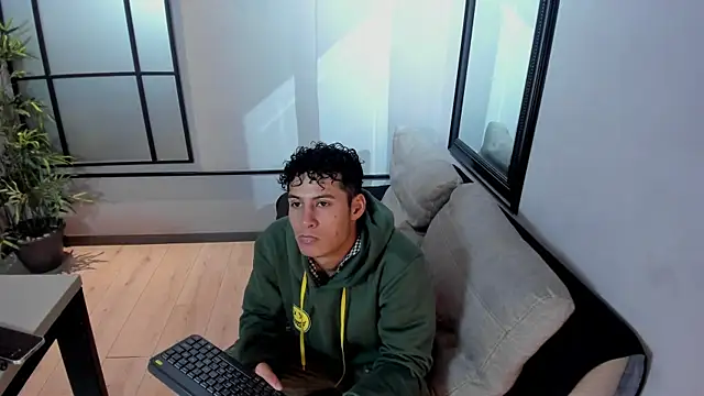 Snapshot of angelsilva_ chatting on 07-25-26, 11:52 angelsilva online show from 07-25-26, 11:52