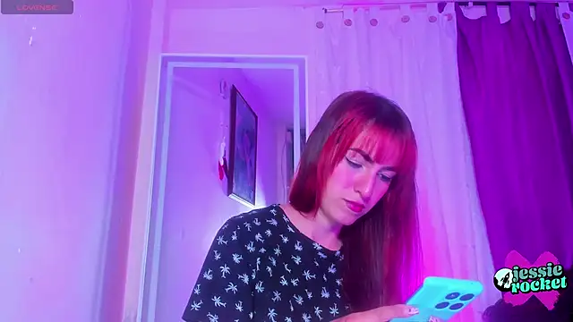 Snapshot of jessierocketx chatting on 10-21-25, 03:13 jessierocketx online show from 10-21-25, 03:13