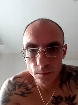 Snapshot of Andrei40030 chatting on 08-08-26, 02:25 Andrei40030 online show from 08-08-26, 02:25