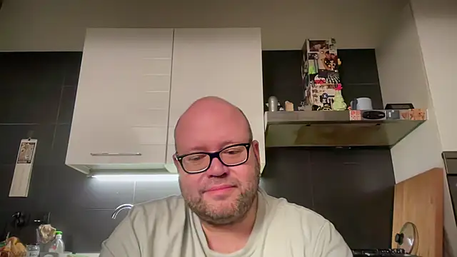 Snapshot of theitalianbear chatting on 12-02-24, 02:20 theitalianbear online show from 12-02-24, 02:20