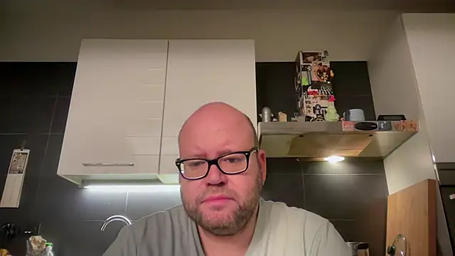 Snapshot of theitalianbear chatting on 12-03-24, 05:42 theitalianbear online show from 12-03-24, 05:42