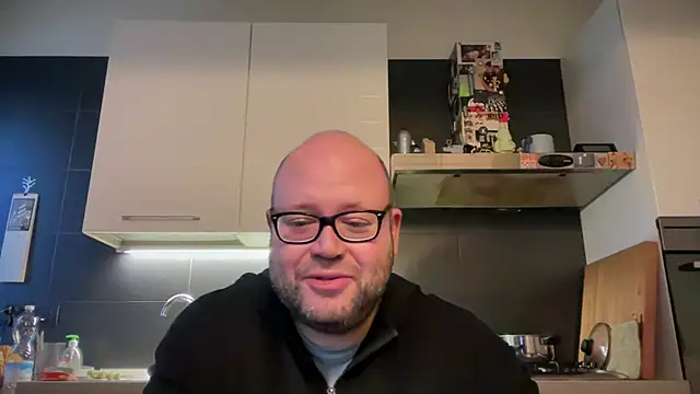 Snapshot of theitalianbear chatting on 12-05-24, 03:06 theitalianbear online show from 12-05-24, 03:06
