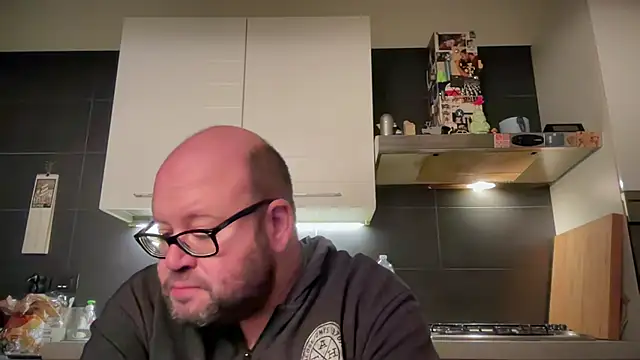Snapshot of theitalianbear chatting on 12-19-24, 12:45 theitalianbear online show from 12-19-24, 12:45