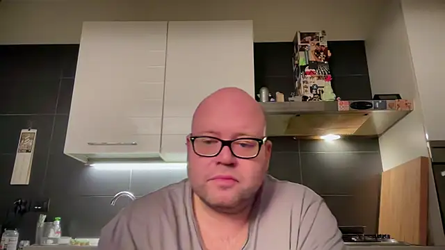 Snapshot of theitalianbear chatting on 12-24-24, 02:54 theitalianbear online show from 12-24-24, 02:54