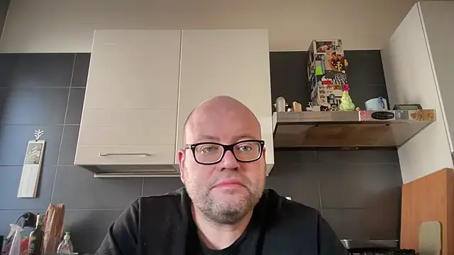 Snapshot of theitalianbear chatting on 12-28-24, 11:41 theitalianbear online show from 12-28-24, 11:41