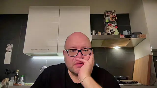 Snapshot of theitalianbear chatting on 01-15-25, 07:44 theitalianbear online show from 01-15-25, 07:44