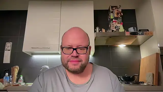 Snapshot of theitalianbear chatting on 01-29-25, 11:56 theitalianbear online show from 01-29-25, 11:56