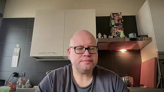 Snapshot of theitalianbear chatting on 02-02-25, 11:51 theitalianbear online show from 02-02-25, 11:51