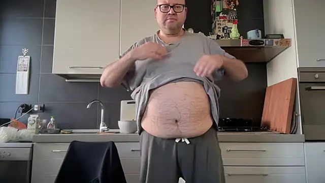 Snapshot of theitalianbear chatting on 02-05-25, 11:34 theitalianbear online show from 02-05-25, 11:34
