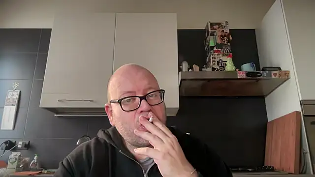 Snapshot of theitalianbear chatting on 02-06-25, 03:20 theitalianbear online show from 02-06-25, 03:20