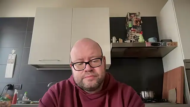 Snapshot of theitalianbear chatting on 02-19-25, 11:17 theitalianbear online show from 02-19-25, 11:17