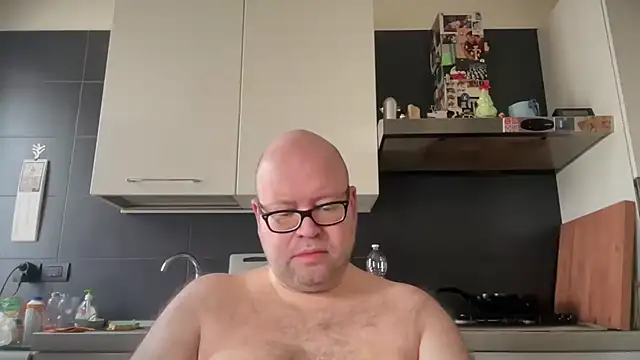 Snapshot of theitalianbear chatting on 02-25-25, 11:30 theitalianbear online show from 02-25-25, 11:30