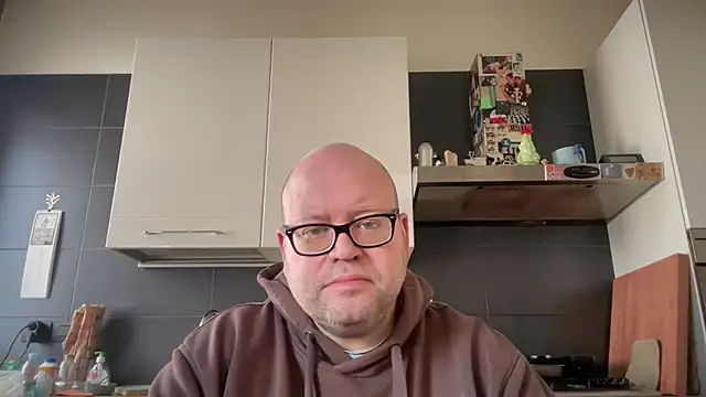 Snapshot of theitalianbear chatting on 02-26-25, 12:36 theitalianbear online show from 02-26-25, 12:36