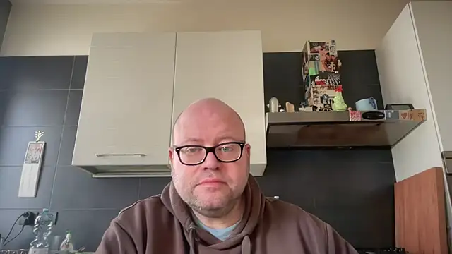 Snapshot of theitalianbear chatting on 03-18-25, 10:46 theitalianbear online show from 03-18-25, 10:46