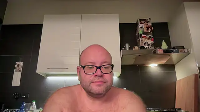 Snapshot of theitalianbear chatting on 09-08-25, 10:31 theitalianbear online show from 09-08-25, 10:31