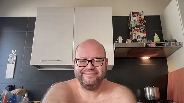 Snapshot of theitalianbear chatting on 09-14-25, 11:09 theitalianbear online show from 09-14-25, 11:09